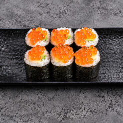 99. Maki œufs de saumon avocat