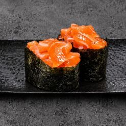 111. Gunkan tartare de saumon