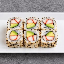55. California rolls surimi avocat