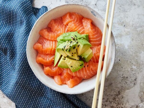 Chirashi saumon avocat