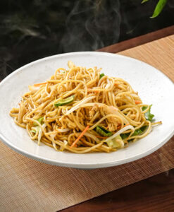 801. Nouilles sautées au légumes