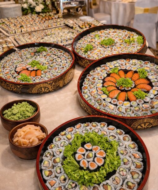Alternative view of Combinaison de Rolls & Sushis