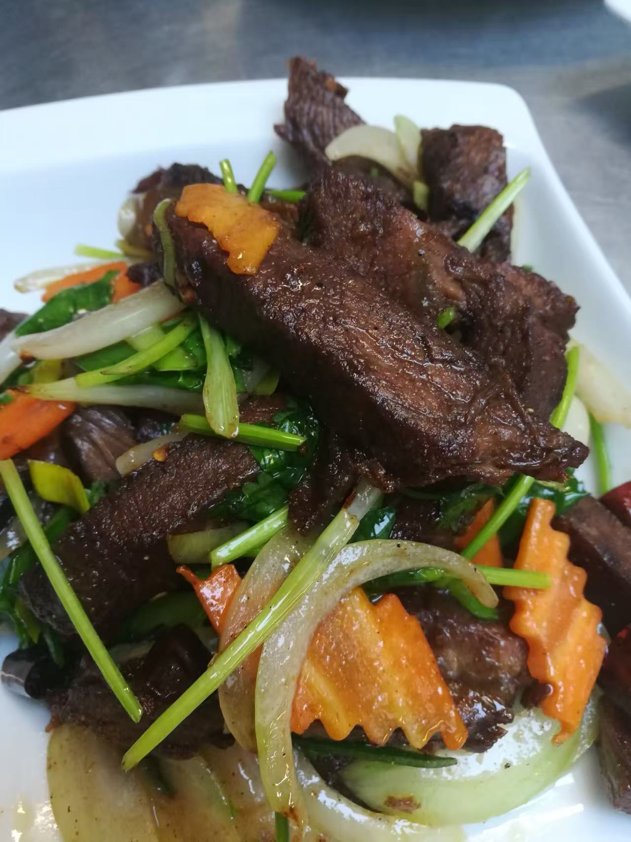 310 Gebakkenrundsvlees met 5 kruiden 香辣牛肉条